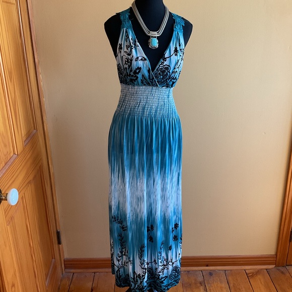 Dresses & Skirts - Elegant Teal and Black Floral Dress